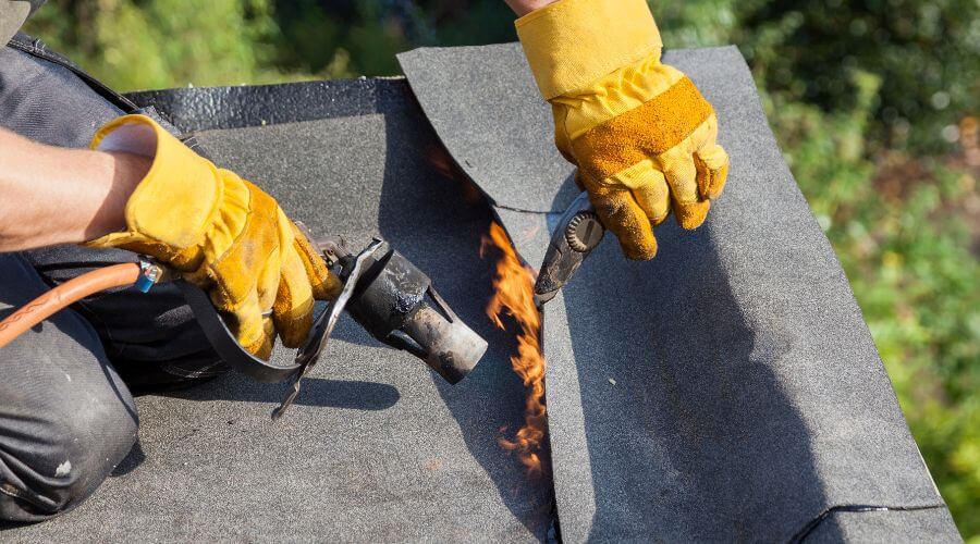 Expert new roof installation services in Arenzville, IL